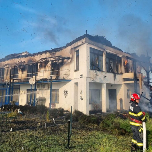 Condamnare pentru incendiile provocate în complexul de vacanță din Ceamurlia