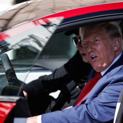 Donald Trump achiziționează un Tesla Model S Plaid