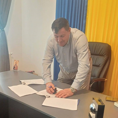 Primăria Lipnița semnează contractul pentru un program alimentar școlar