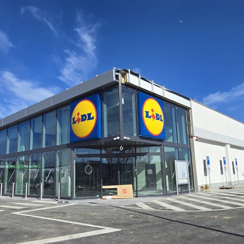 Lucrările la noul magazin LIDL de pe bulevardul Aurel Vlaicu sunt aproape de finalizare
