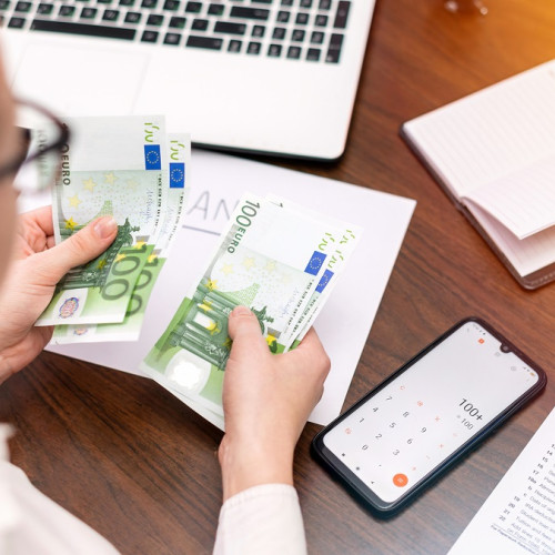 românia trebuie să pună în aplicare planuri complexe pentru reducerea cheltuielilor, spun oficialii