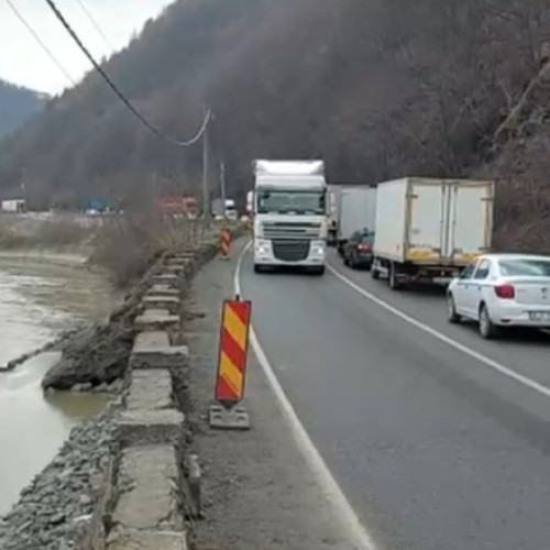 Restricții de circulație pe Valea Oltului din cauza lucrărilor de consolidare și reabilitare