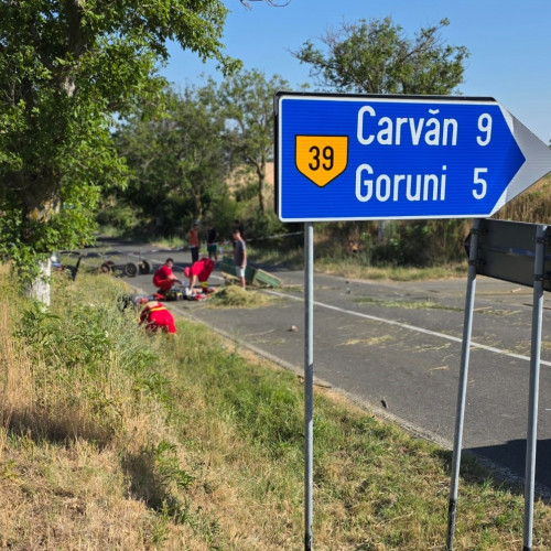 Accident groaznic pe DN 3, la ieșire din Lipnița între un autoturism și o căruță: doi copii, răniți grav