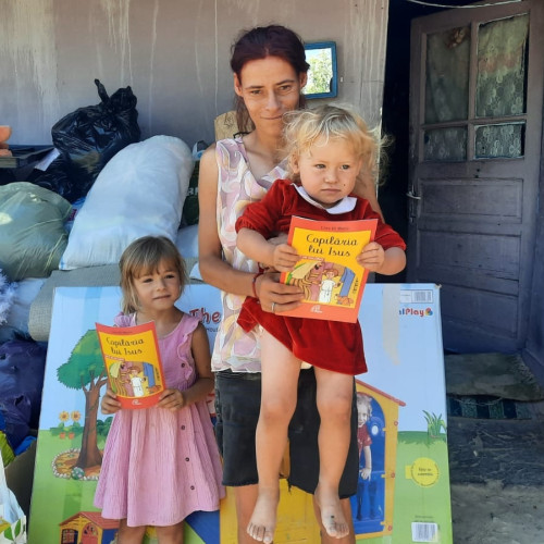 O mamă jefuită din nou în Comana: Nu mai am cu ce hrăni fetițele! Asociația Suflete Deschise a sărit în ajutor