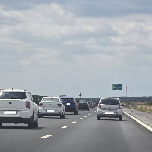 ALERTĂ! Traficul este oprit A2 și a fost deviat din cauza a trei incendii de vegetație care se manifestă la limita autostrăzii