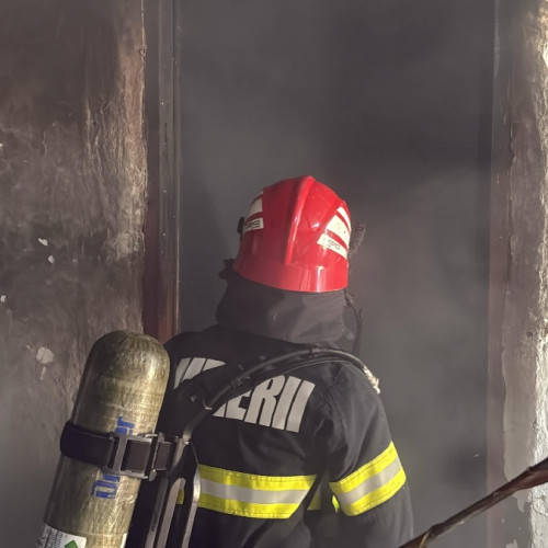 Incendiu în cartierul Brătianu, din Constanța! Au fost trimise echipajele de pompieri și SMURD