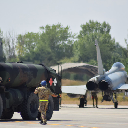 FOTO Operațiuni militare INEDITE la Baza Aeriană Mihail Kogălniceanu: Alimentare la cald a avioanelor Eurofighter