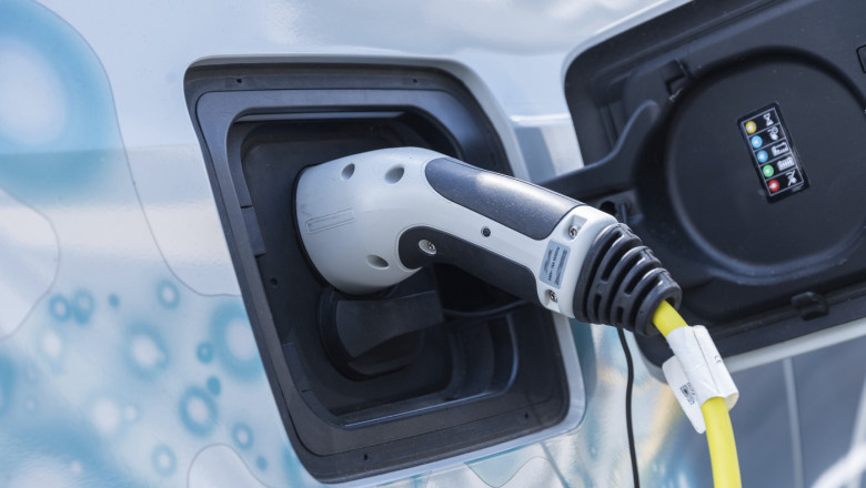 O baterie cu hidrogen funcţionează la temperaturi mult mai scăzute și poate înlocui bateriile litiu-ion