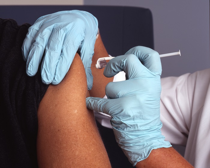 Extinderea gratuității vaccinării anti-HPV pentru tinerii între 19 și 26 de ani în România