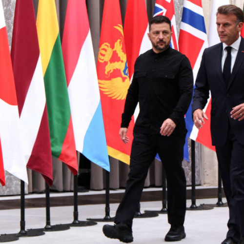 Zelenski și Macron au convenit să se întâlnească pentru a discuta terminarea războiului din Ucraina