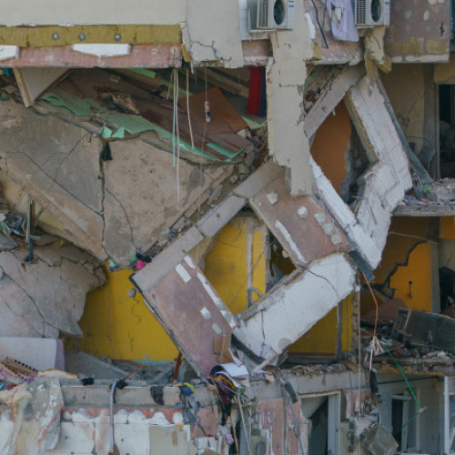 Prefectul Capitalei: blocul afectat de explozie va fi pus mai întâi în siguranță