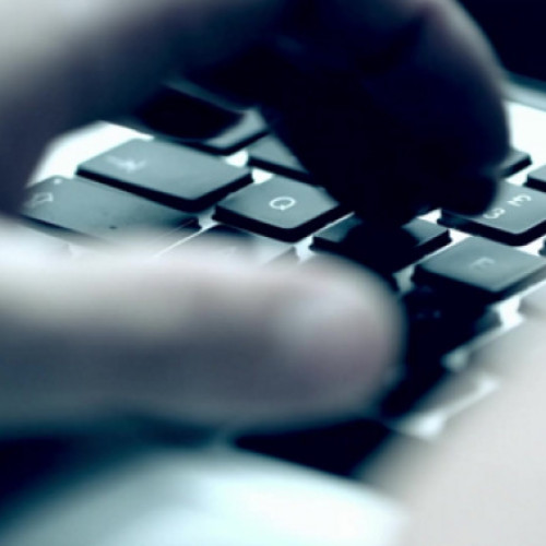 Deținutul hacker de la Târgu Jiu, ajutat de un polițist pentru acces ilegal în sistem