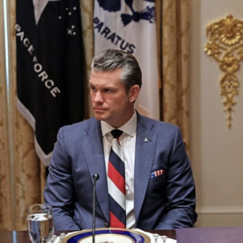 Cravata în culorile drapelului rus a șefului Pentagonului stârnește controverse