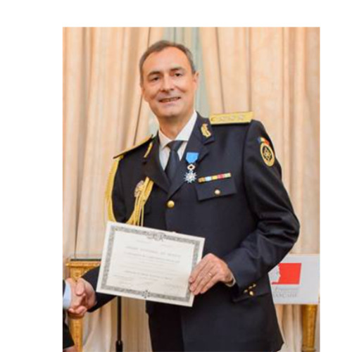 Procurorii trimit în judecată mai mulți inculpați pentru constituire grup infracțional și trafic de influență