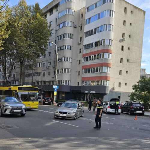 Accident rutier cu un BMW la intersecția Ștefan cel Mare cu Avram Iancu